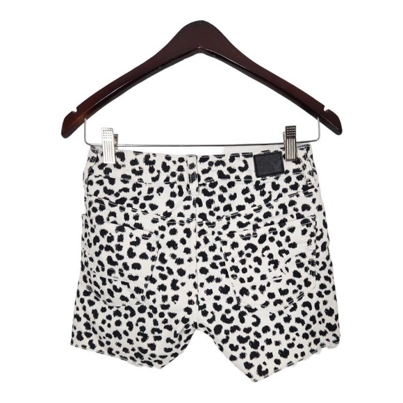 American Eagle Women's White & Black Stretch Denim Animal Print Short Size 2‎ - Picture 2 of 8